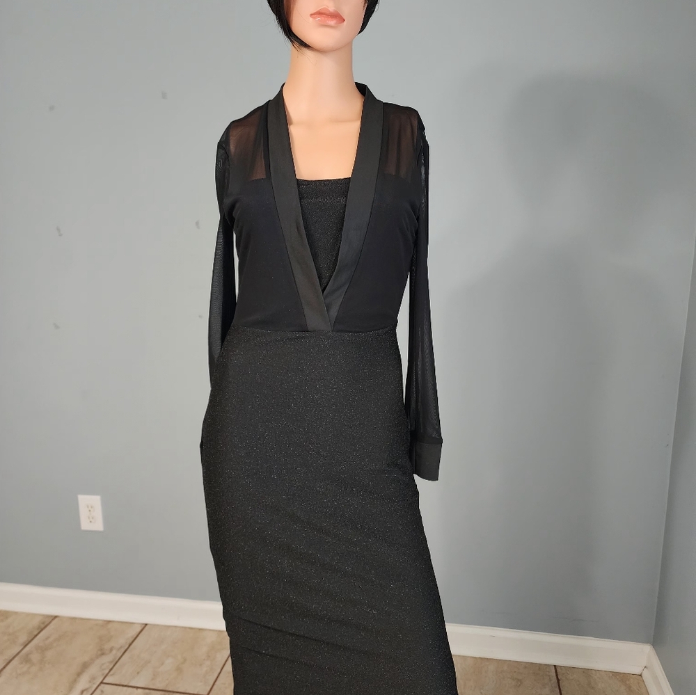 SHEIN Black Top. SHEIN L 47 B17  W12  SLEEVE23